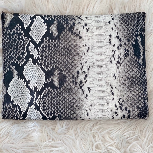 Crossbody Purse - Picture 3 of 4